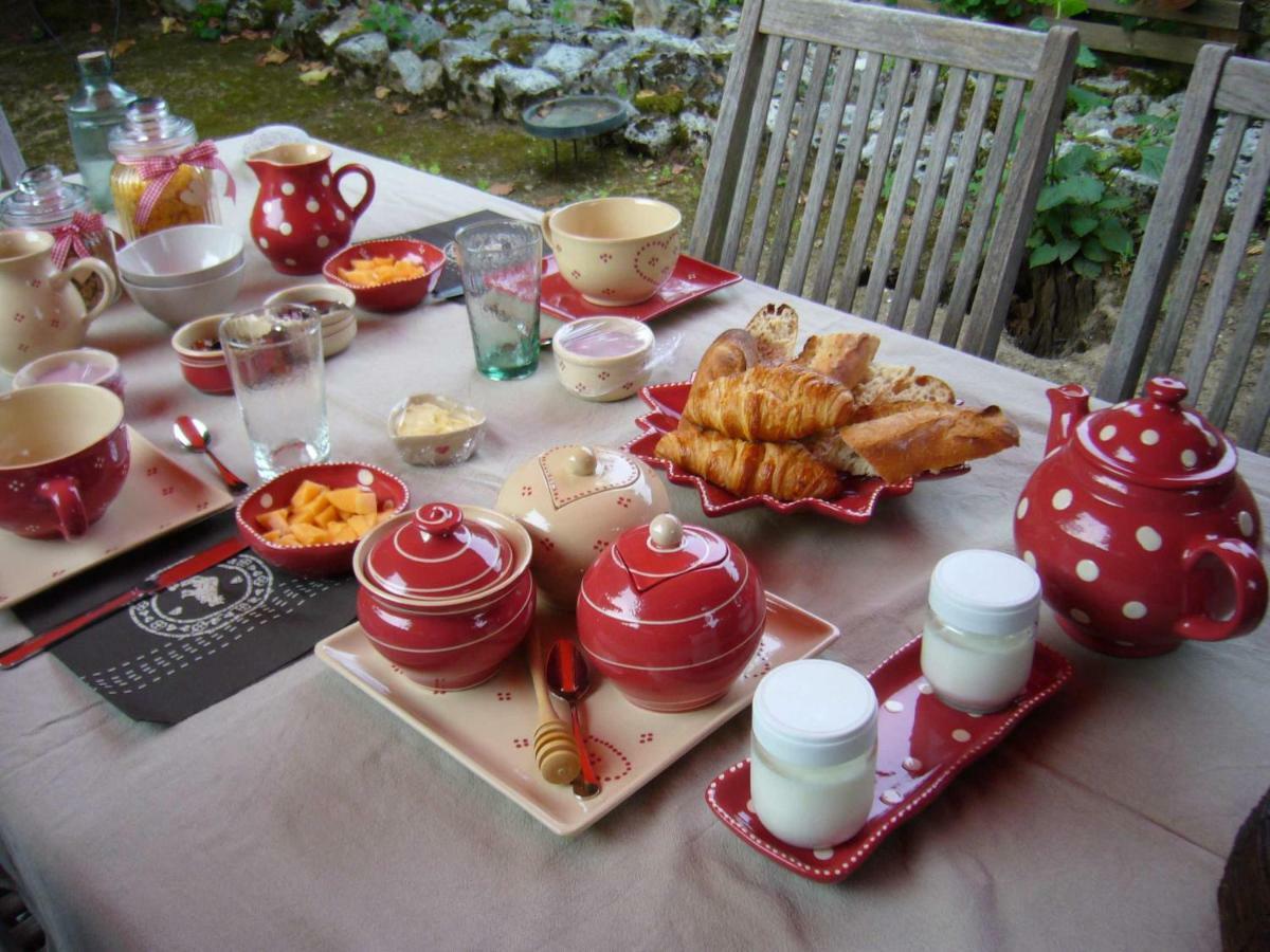 Aux Coeurs De L'Atelier Otel Menars Dış mekan fotoğraf